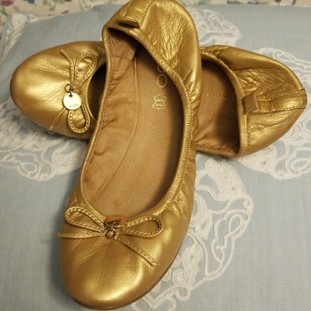 Champagne ALDO flats